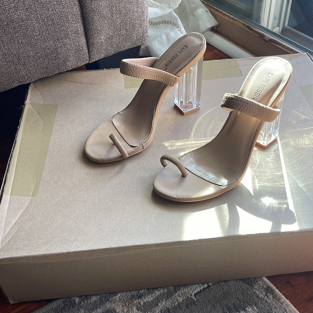 Tan Clear Block Heel new never worn - Picture 2 of 6